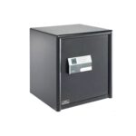 SAFE WITH ELECTRONIC COMBINATION CL440E